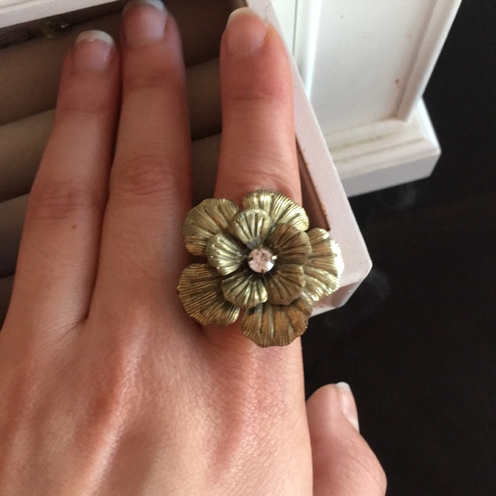 Flower ring - Picture 2 of 3